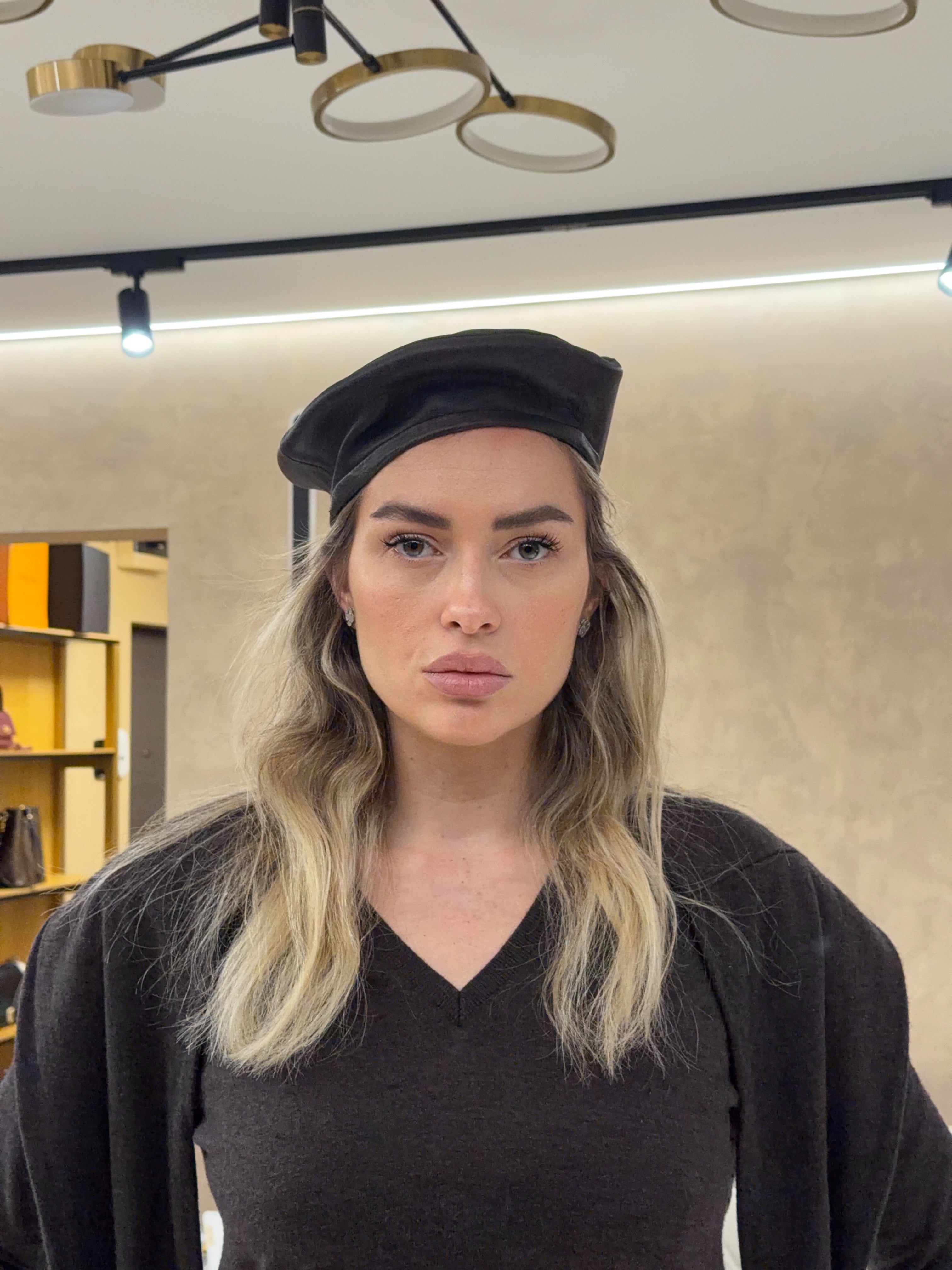 Giny leather beret